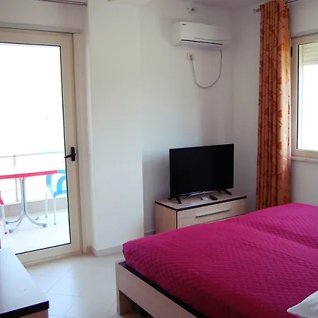 Apartment Vela & *